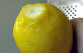 Чем лимонная кожура полезна для здоровья?